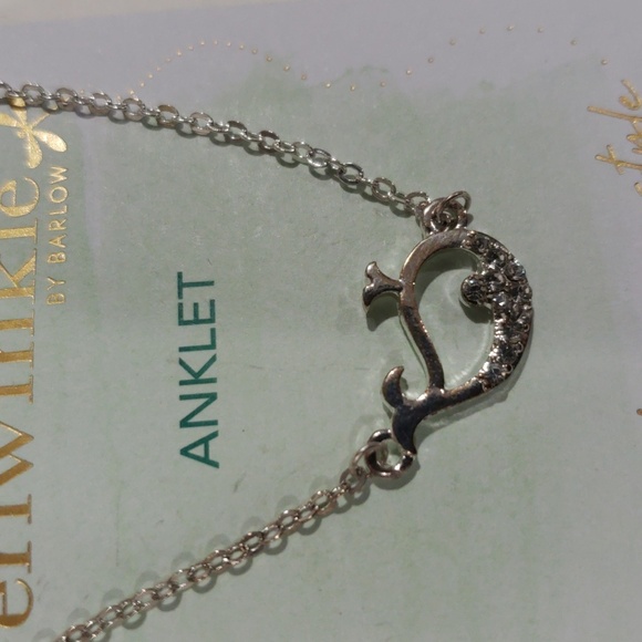 Periwinkle by Barlow Silver Crystal Whale Anklet – Ocean-Inspired Women Jewelry - Picture 5 of 8